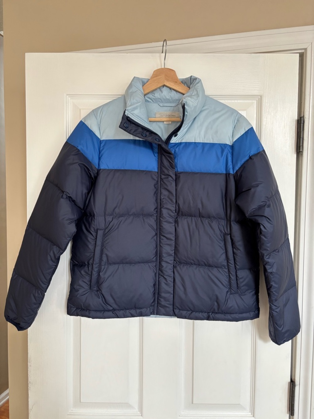 Outerknown Down Packable Daylight Rainbow Blue Ch… - image 3